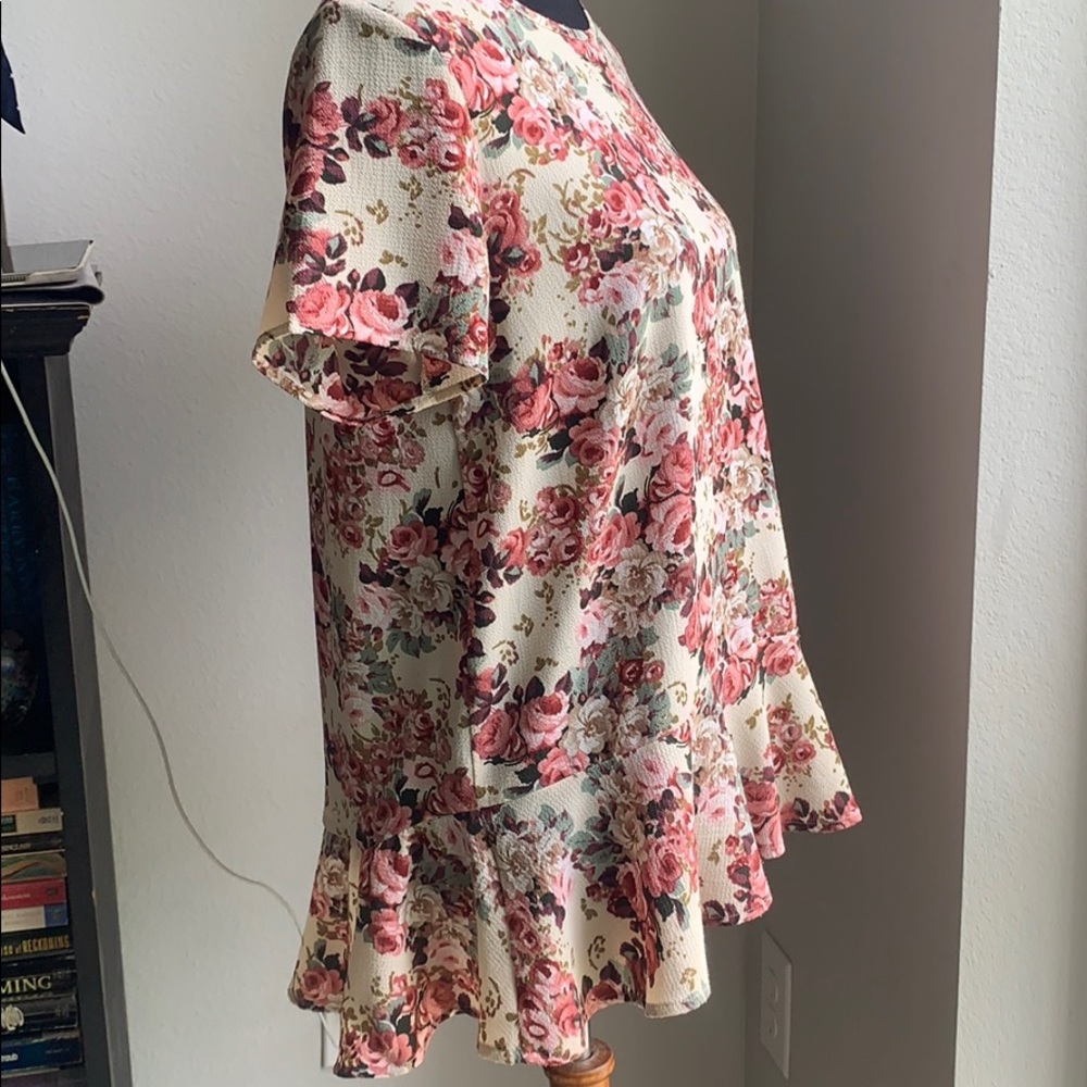 Floral Blouse - Ruffled - Picture 3 of 3